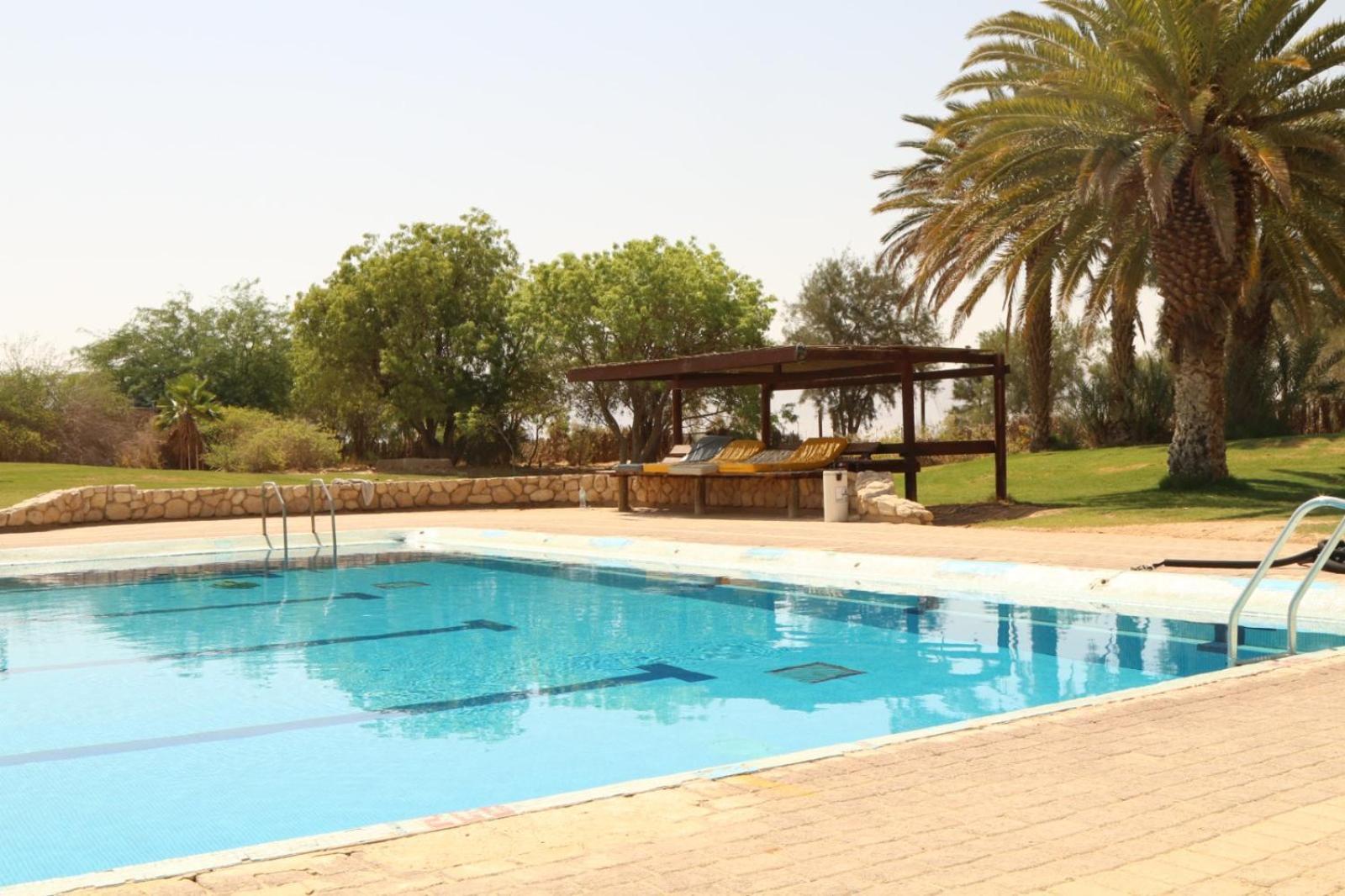 ホテル Kibbutz Lotan Eco-Campus エクステリア 写真